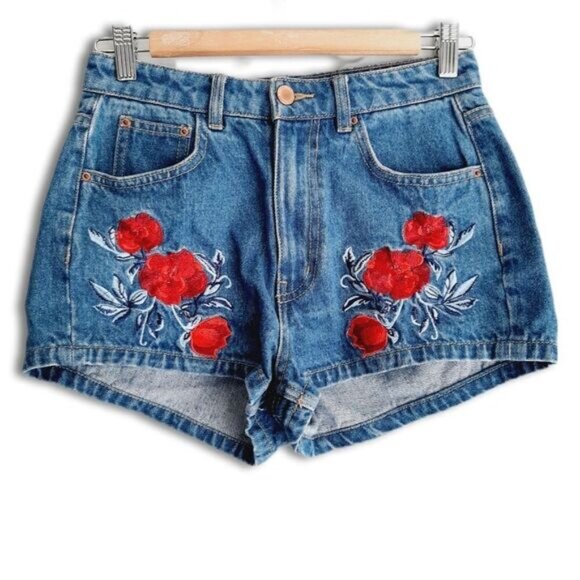 H&M X COACHELLA High-Rise Floral Embroidery Jean Shorts Sz 6 - Picture 2 of 11
